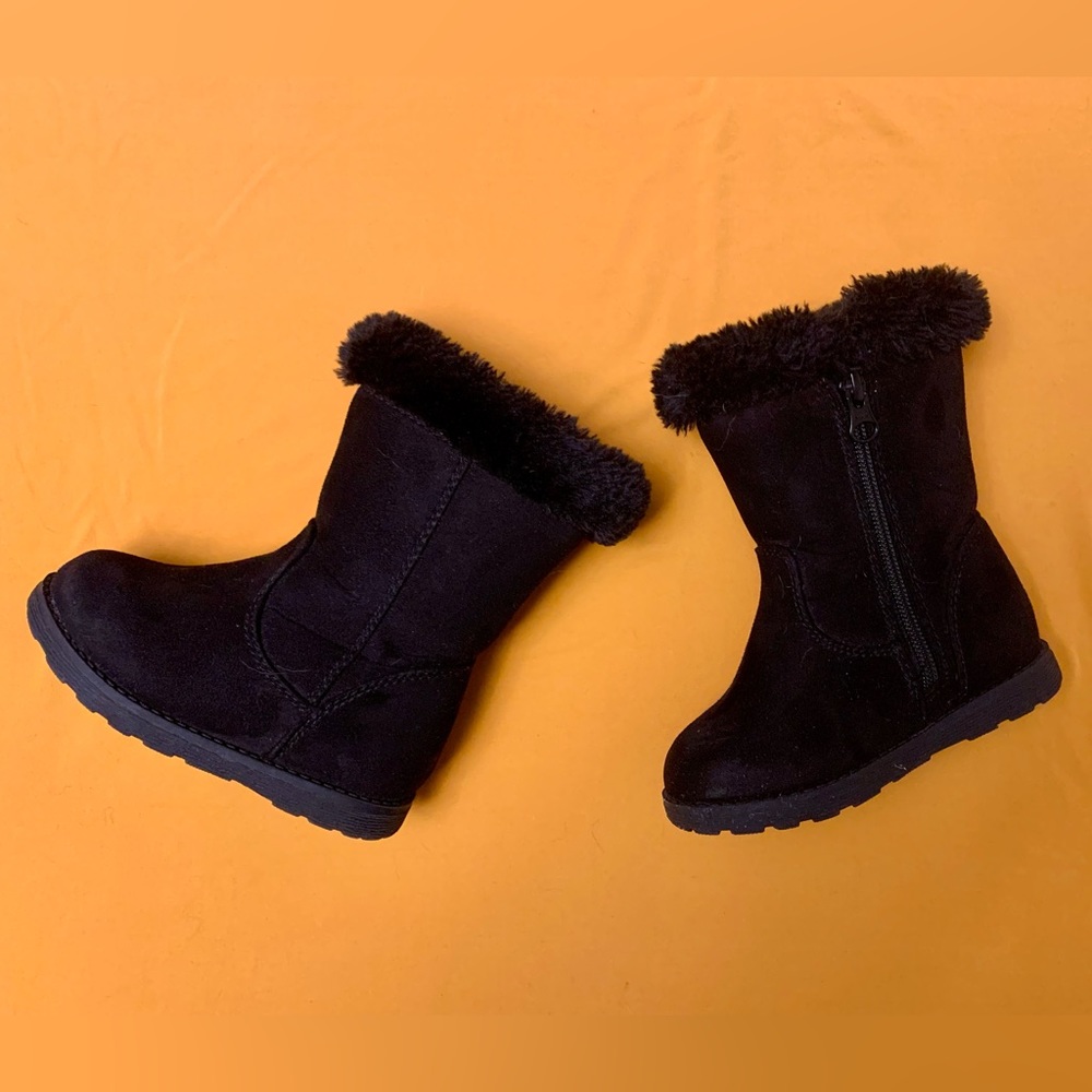 Cat and Jack zippered winter boots. Size 7